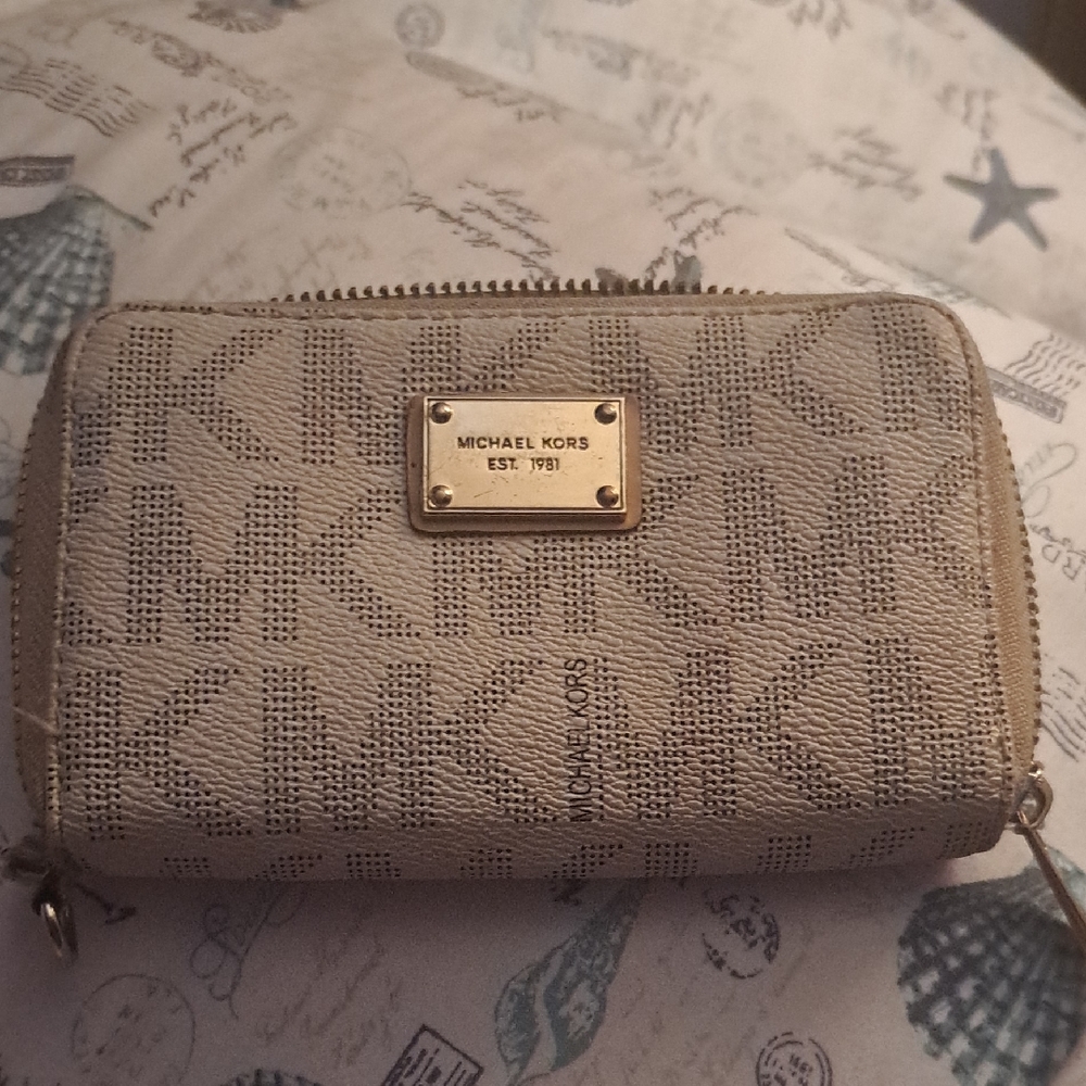 Michael Kors Cream Logo Wallet with Gold Plate